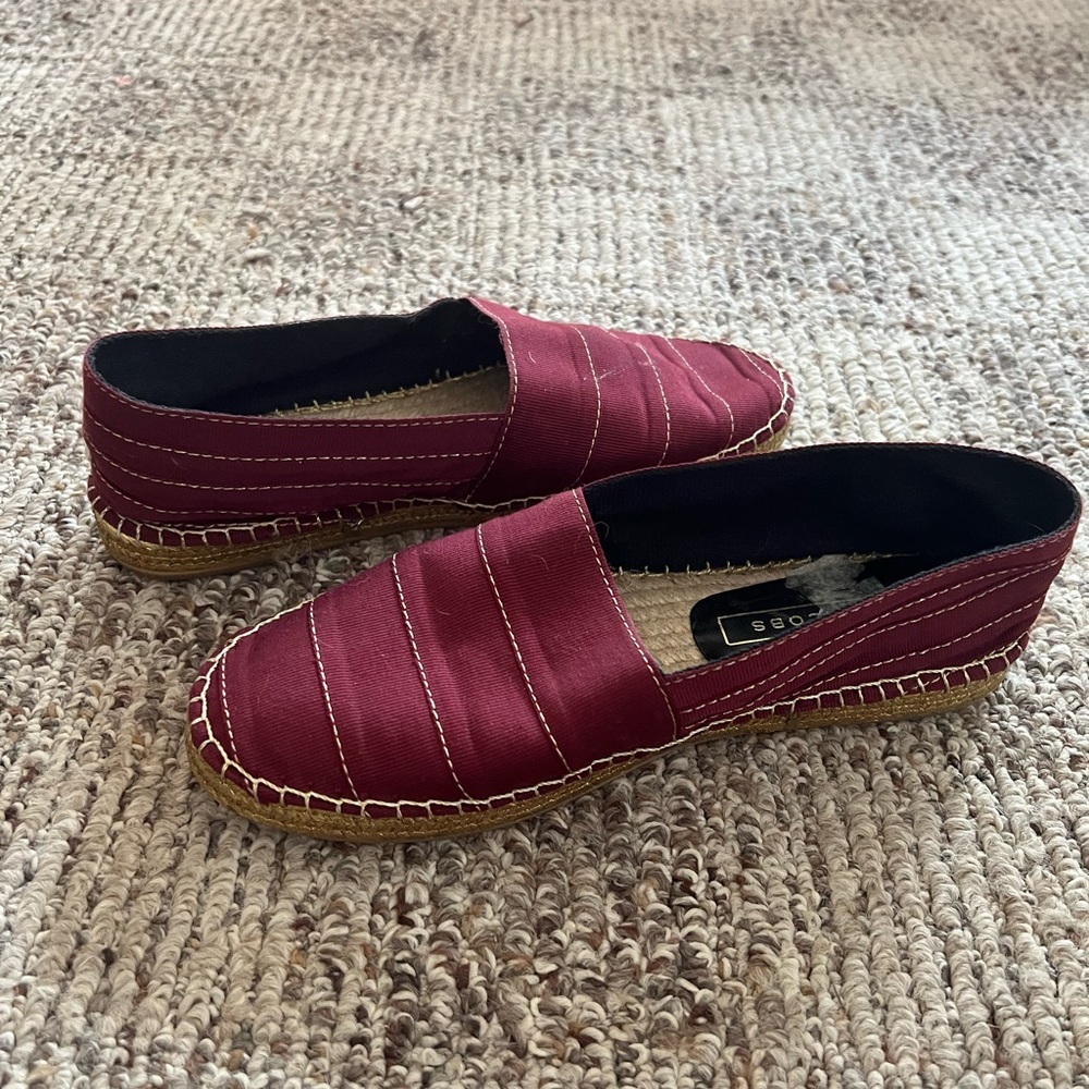 New Marc Jacobs 8.5 comfort flats burgundy and gold